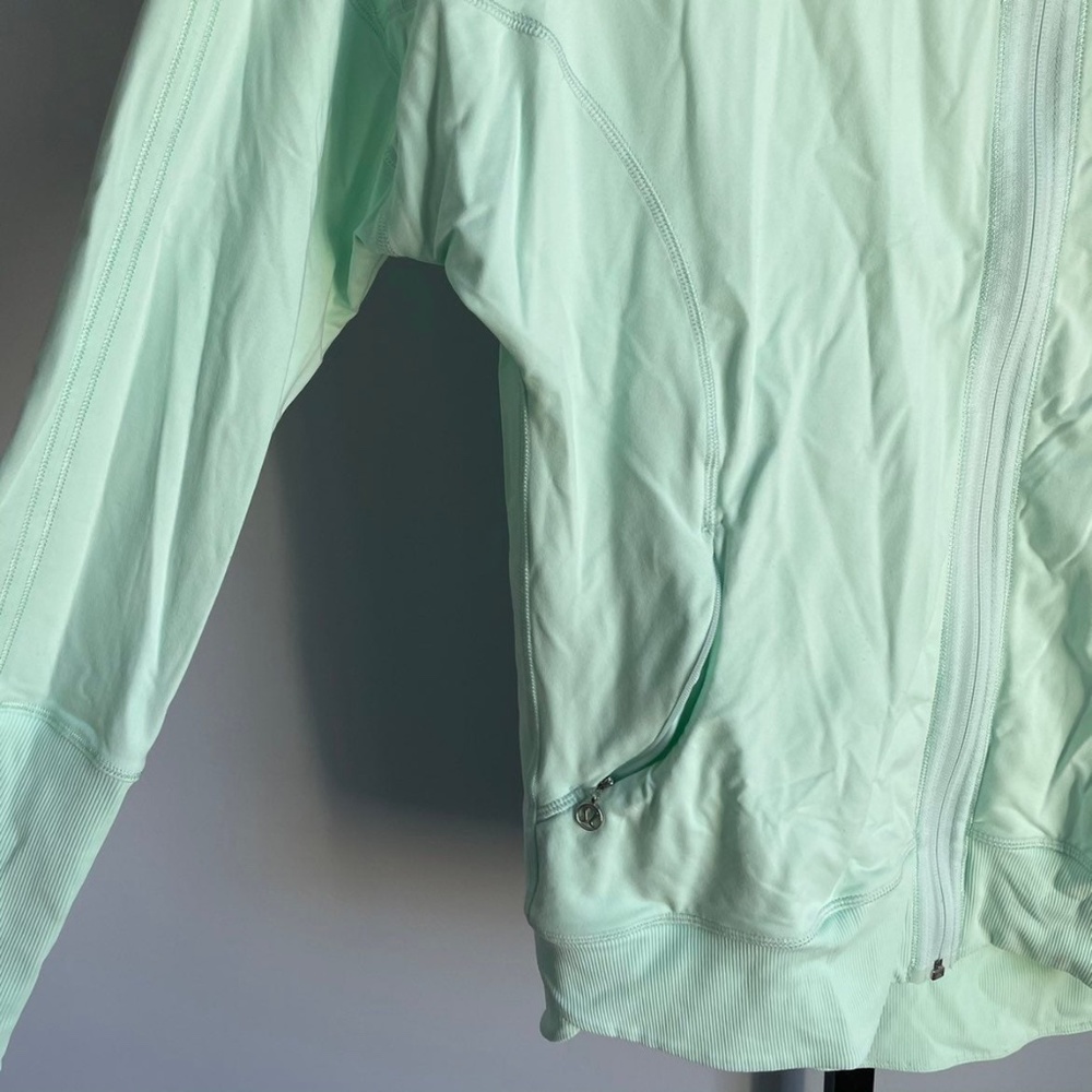 Lululemon Jacket - Picture 12 of 12